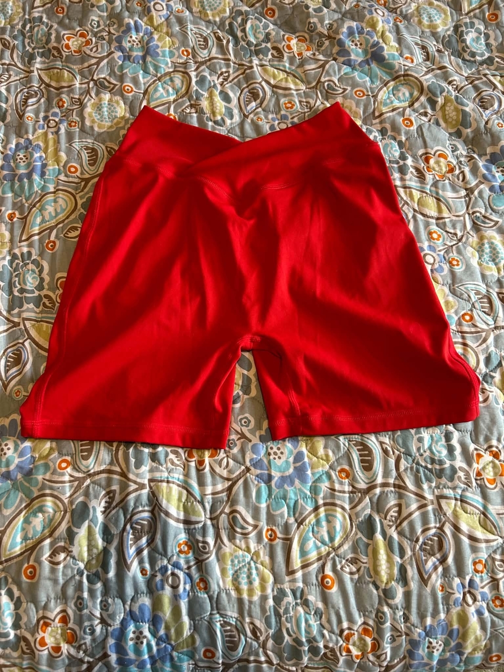 Yeoreo Vivid Red Women’s High-Rise Bike Shorts